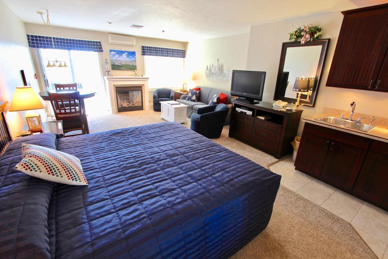 Baileys Harbor Yacht Club Resort Bagian luar foto