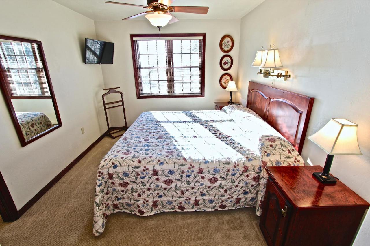 Baileys Harbor Yacht Club Resort Bagian luar foto